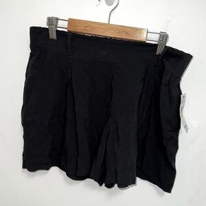 Jessica Simpson Black Shorts